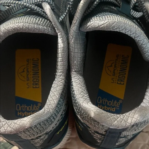 Altra Women's Sneakers 8.5 - Picture 3 of 7